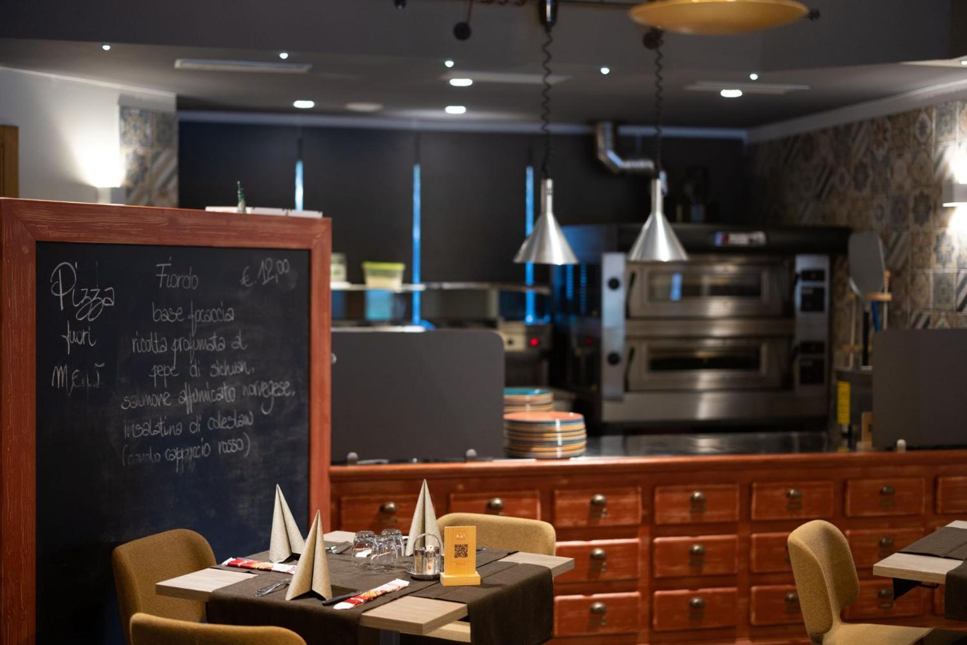 Hotel Dolomiti Saone ติโอเน ดิ เตรนโต ภายนอก รูปภาพ