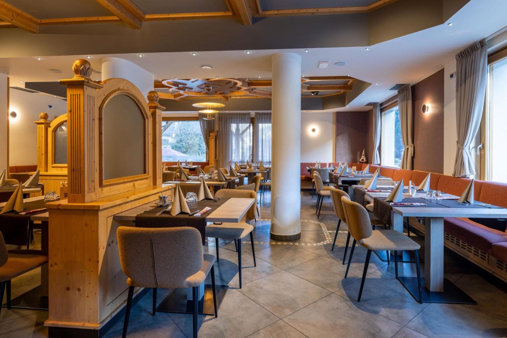 Hotel Dolomiti Saone ติโอเน ดิ เตรนโต ภายนอก รูปภาพ
