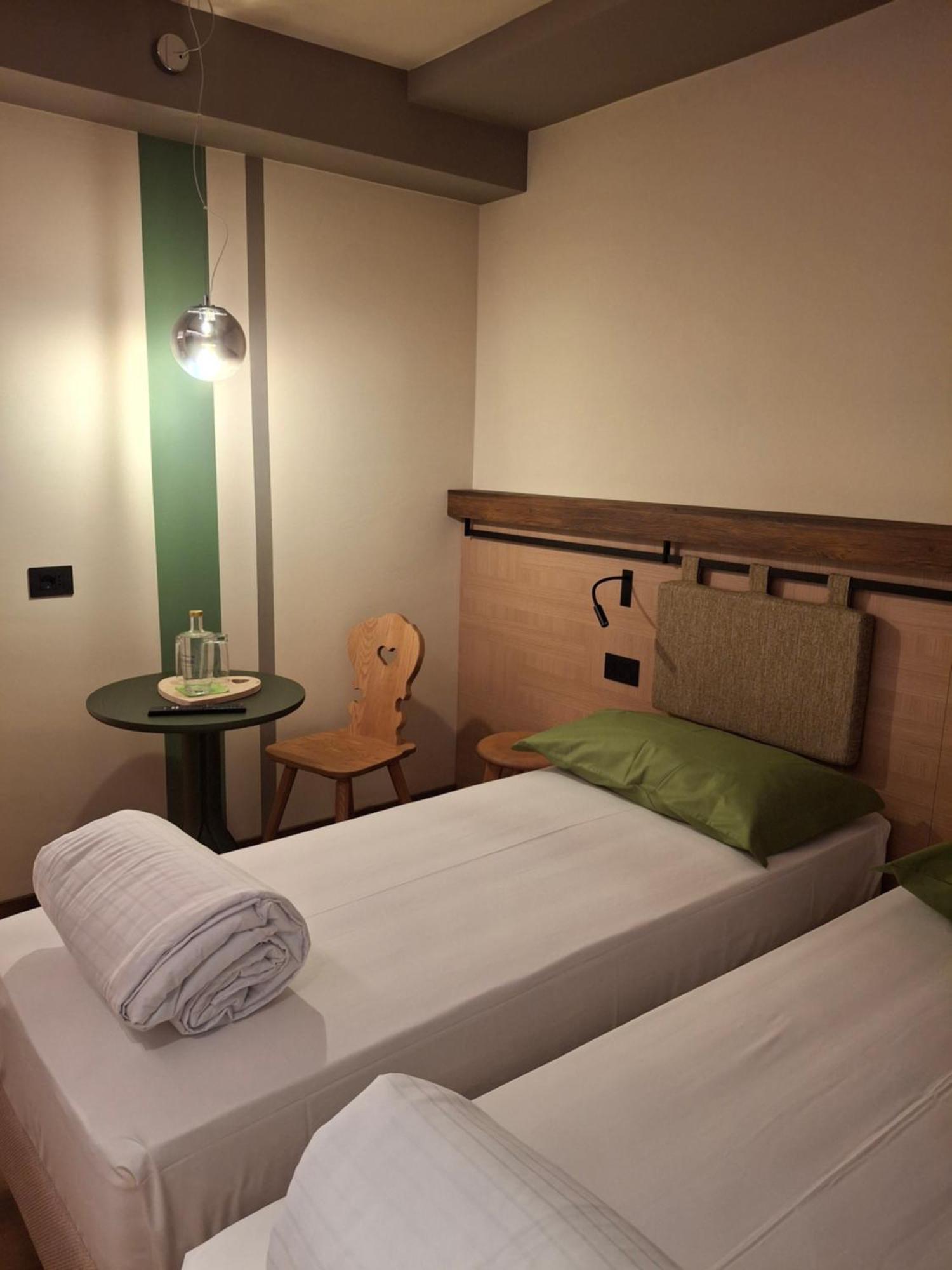 Hotel Dolomiti Saone ติโอเน ดิ เตรนโต ภายนอก รูปภาพ