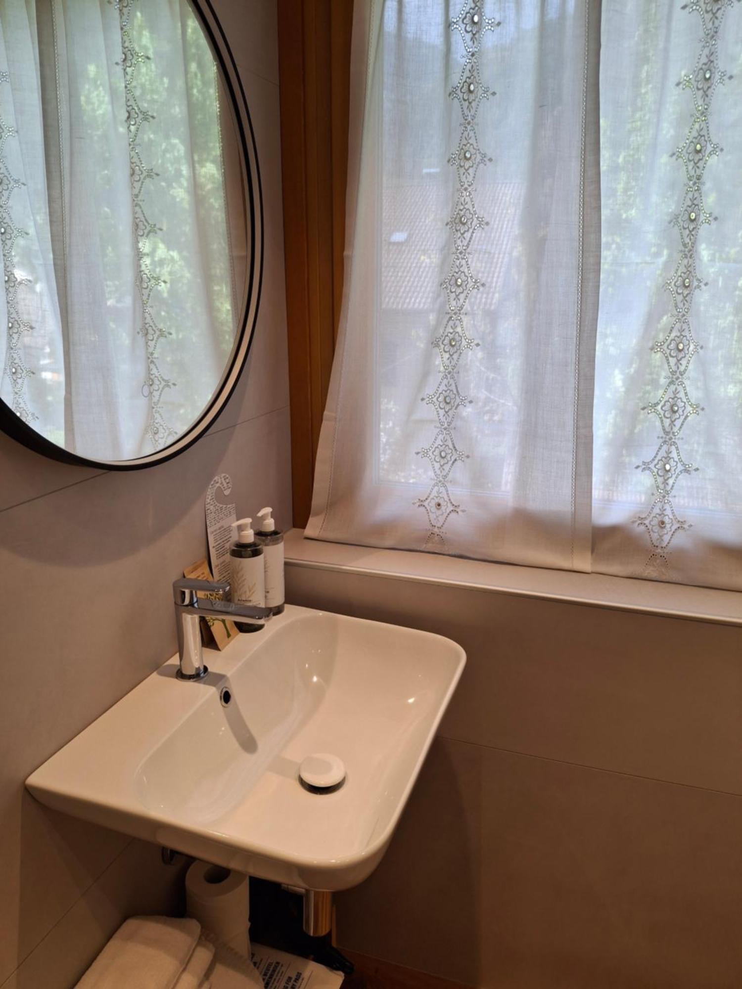 Hotel Dolomiti Saone ติโอเน ดิ เตรนโต ภายนอก รูปภาพ