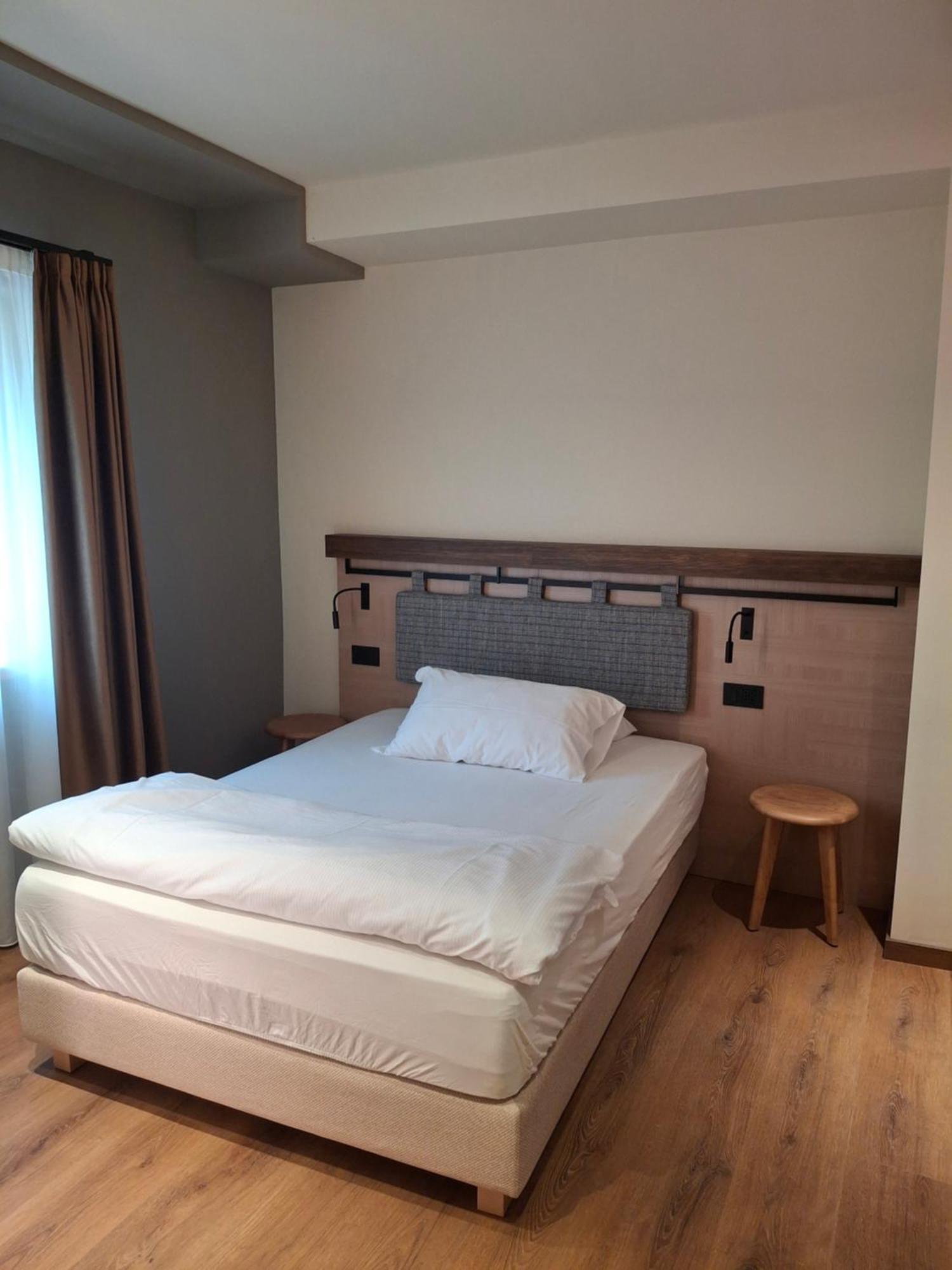Hotel Dolomiti Saone ติโอเน ดิ เตรนโต ภายนอก รูปภาพ