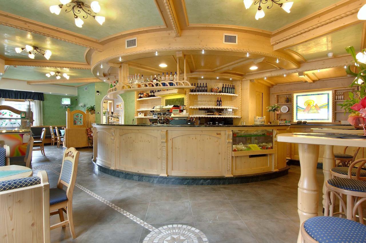 Hotel Dolomiti Saone ติโอเน ดิ เตรนโต ภายนอก รูปภาพ