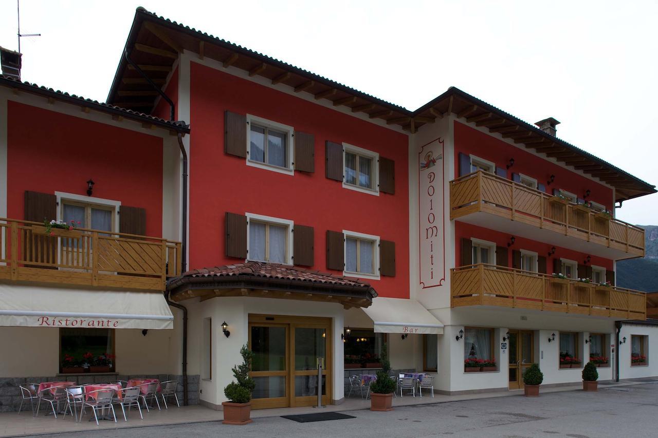 Hotel Dolomiti Saone ติโอเน ดิ เตรนโต ภายนอก รูปภาพ