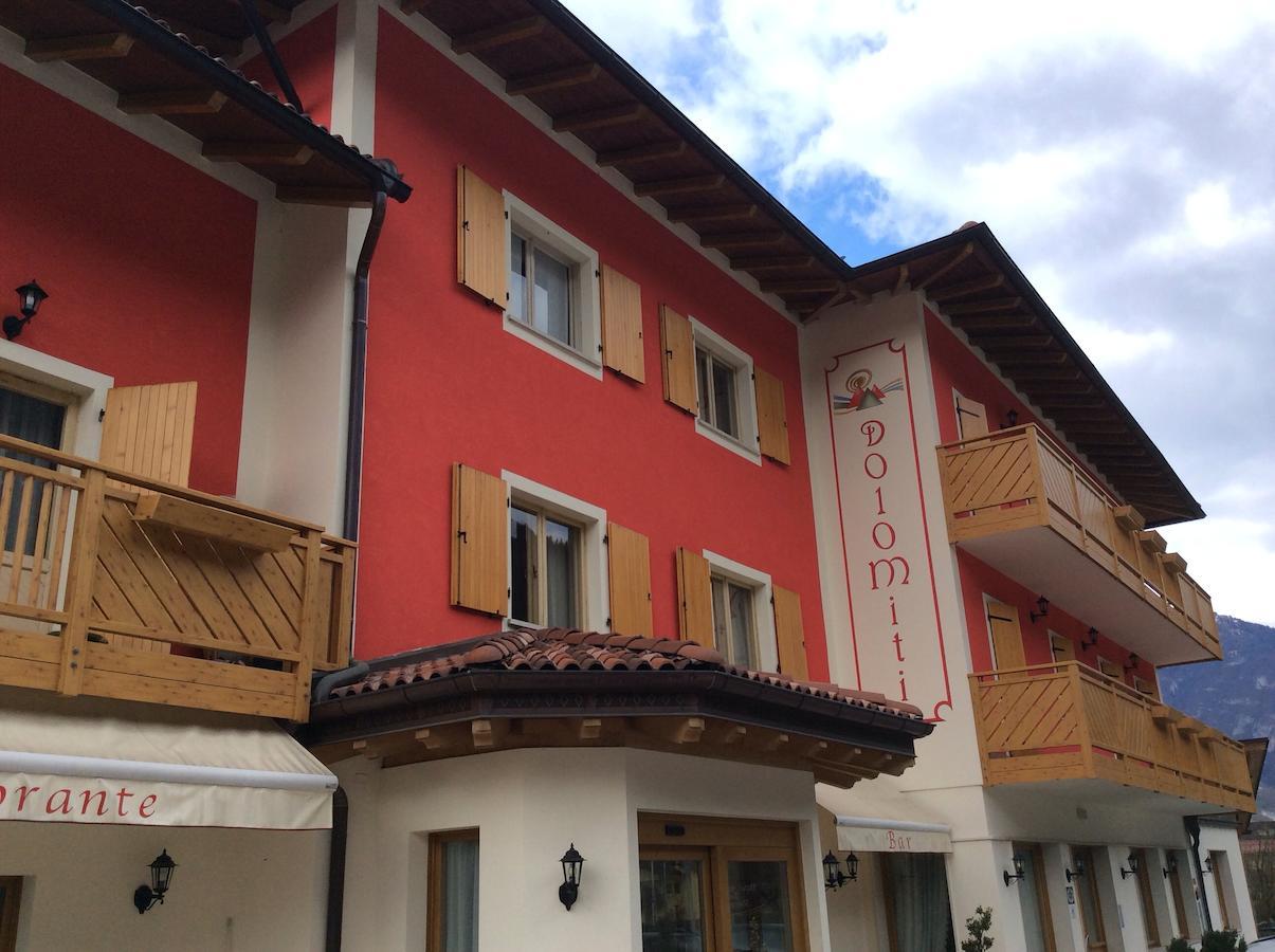 Hotel Dolomiti Saone ติโอเน ดิ เตรนโต ภายนอก รูปภาพ